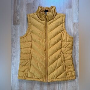 The North Face 550 Women's Yellow Full Zip Puffer Vest Size M